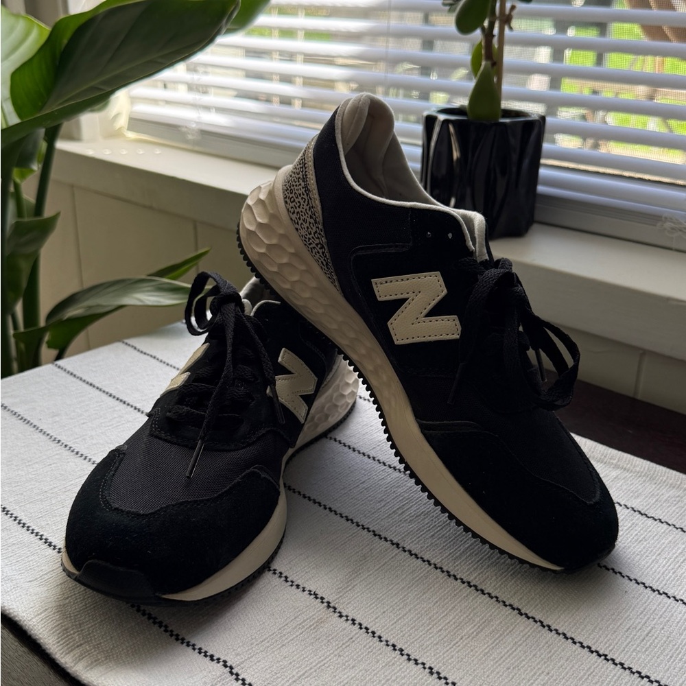 New Balance X70 Black and Cream Athletic Sneakers Brand New - Picture 7 of 15